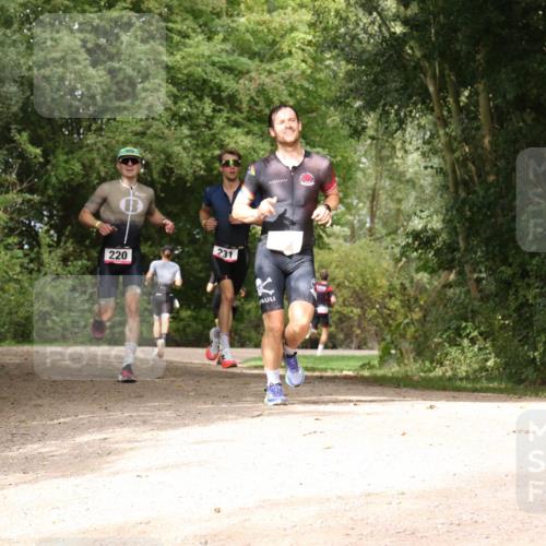 30.08.2026 - Elbe Triathlon Hamburg Antke Förster http://msf.ph/oto/10094904 30.08.2026 09:52:18 Laufen 231, 220 meine-sportfotos.de