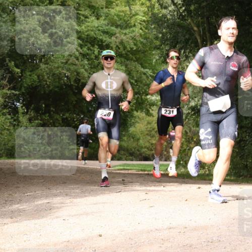 30.08.2026 - Elbe Triathlon Hamburg Antke Förster http://msf.ph/oto/10094906 30.08.2026 09:52:19 Laufen 220, 231 meine-sportfotos.de