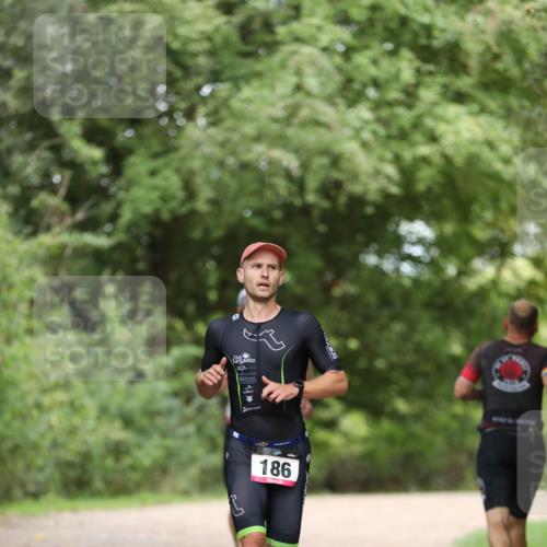 30.08.2026 - Elbe Triathlon Hamburg Antke Förster http://msf.ph/oto/10094909 30.08.2026 09:37:12 Laufen 186 meine-sportfotos.de