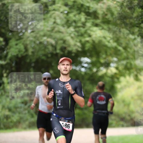 30.08.2026 - Elbe Triathlon Hamburg Antke Förster http://msf.ph/oto/10094911 30.08.2026 09:37:12 Laufen 186 meine-sportfotos.de