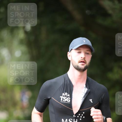 30.08.2026 - Elbe Triathlon Hamburg Antke Förster http://msf.ph/oto/10094947 30.08.2026 09:38:32 Laufen 961 meine-sportfotos.de