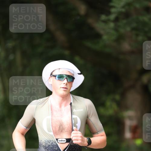 30.08.2026 - Elbe Triathlon Hamburg Antke Förster http://msf.ph/oto/10094963 30.08.2026 09:38:56 Laufen  meine-sportfotos.de