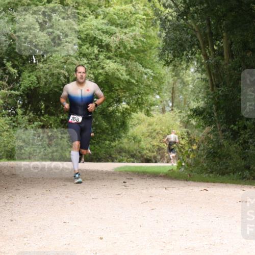 30.08.2026 - Elbe Triathlon Hamburg Antke Förster http://msf.ph/oto/10094970 30.08.2026 09:54:34 Laufen 268 meine-sportfotos.de