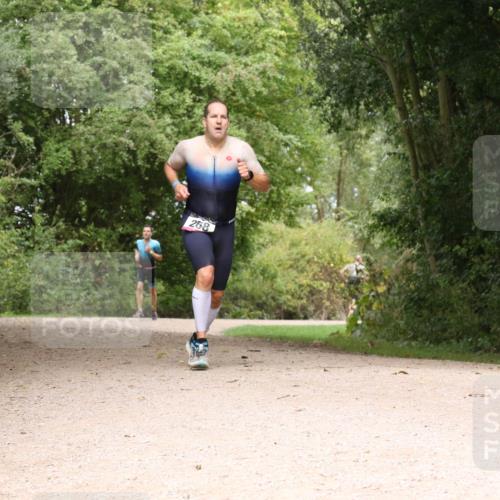 30.08.2026 - Elbe Triathlon Hamburg Antke Förster http://msf.ph/oto/10094972 30.08.2026 09:54:35 Laufen 268 meine-sportfotos.de
