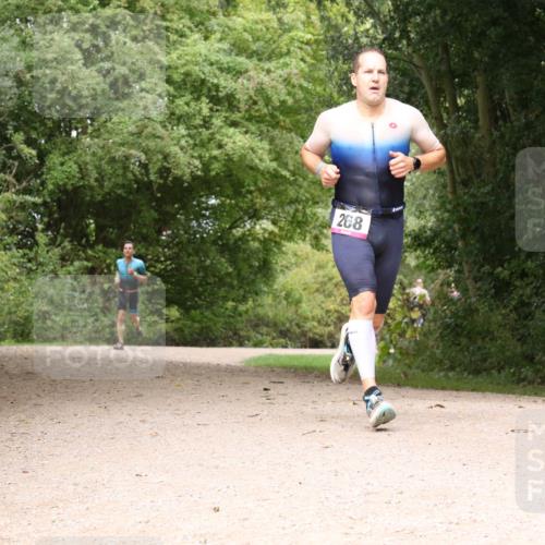30.08.2026 - Elbe Triathlon Hamburg Antke Förster http://msf.ph/oto/10094974 30.08.2026 09:54:36 Laufen 268 meine-sportfotos.de