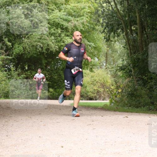 30.08.2026 - Elbe Triathlon Hamburg Antke Förster http://msf.ph/oto/10094988 30.08.2026 09:54:50 Laufen 235 meine-sportfotos.de