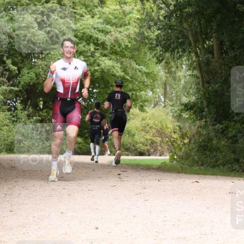 30.08.2026 - Elbe Triathlon Hamburg Antke Förster http://msf.ph/oto/10094998 30.08.2026 09:54:57 Laufen  meine-sportfotos.de