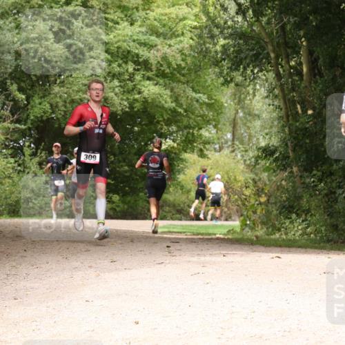 30.08.2026 - Elbe Triathlon Hamburg Antke Förster http://msf.ph/oto/10095028 30.08.2026 09:55:49 Laufen 309 meine-sportfotos.de
