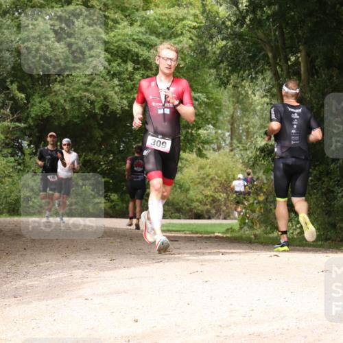 30.08.2026 - Elbe Triathlon Hamburg Antke Förster http://msf.ph/oto/10095032 30.08.2026 09:55:50 Laufen 309 meine-sportfotos.de
