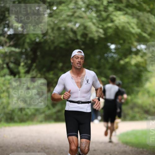 30.08.2026 - Elbe Triathlon Hamburg Antke Förster http://msf.ph/oto/10095033 30.08.2026 09:43:39 Laufen  meine-sportfotos.de