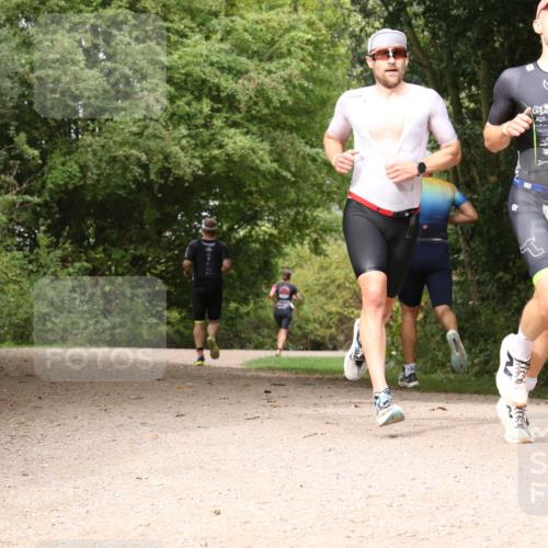 30.08.2026 - Elbe Triathlon Hamburg Antke Förster http://msf.ph/oto/10095044 30.08.2026 09:55:55 Laufen 186 meine-sportfotos.de