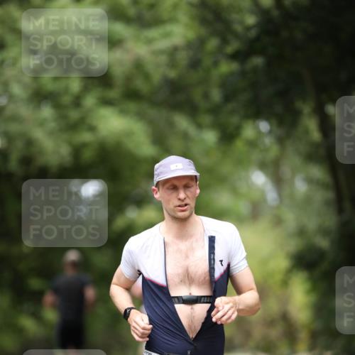 30.08.2026 - Elbe Triathlon Hamburg Antke Förster http://msf.ph/oto/10095055 30.08.2026 09:44:12 Laufen 197 meine-sportfotos.de