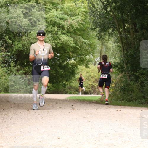 30.08.2026 - Elbe Triathlon Hamburg Antke Förster http://msf.ph/oto/10095060 30.08.2026 09:56:28 Laufen 244, 358 meine-sportfotos.de