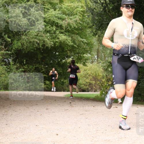 30.08.2026 - Elbe Triathlon Hamburg Antke Förster http://msf.ph/oto/10095066 30.08.2026 09:56:30 Laufen 358, 14 meine-sportfotos.de