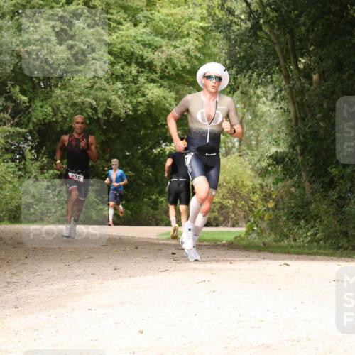 30.08.2026 - Elbe Triathlon Hamburg Antke Förster http://msf.ph/oto/10095100 30.08.2026 09:57:14 Laufen 228 meine-sportfotos.de