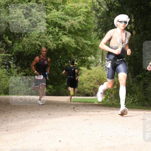 30.08.2026 - Elbe Triathlon Hamburg Antke Förster http://msf.ph/oto/10095102 30.08.2026 09:57:14 Laufen 228 meine-sportfotos.de