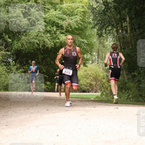 30.08.2026 - Elbe Triathlon Hamburg Antke Förster http://msf.ph/oto/10095104 30.08.2026 09:57:15 Laufen 228 meine-sportfotos.de