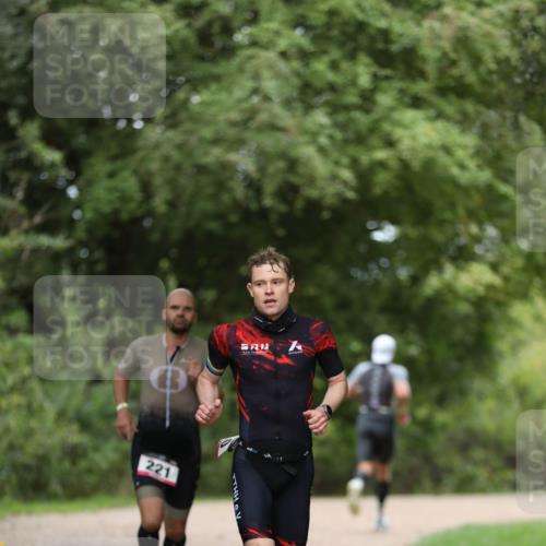 30.08.2026 - Elbe Triathlon Hamburg Antke Förster http://msf.ph/oto/10095111 30.08.2026 09:47:56 Laufen 221 meine-sportfotos.de