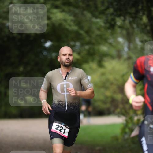 30.08.2026 - Elbe Triathlon Hamburg Antke Förster http://msf.ph/oto/10095117 30.08.2026 09:47:58 Laufen 221 meine-sportfotos.de