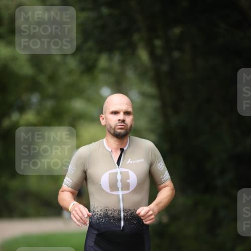 30.08.2026 - Elbe Triathlon Hamburg Antke Förster http://msf.ph/oto/10095119 30.08.2026 09:47:58 Laufen 221 meine-sportfotos.de