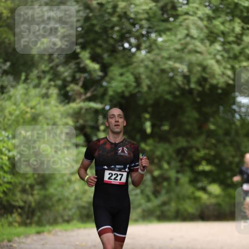 30.08.2026 - Elbe Triathlon Hamburg Antke Förster http://msf.ph/oto/10095141 30.08.2026 09:49:27 Laufen 227 meine-sportfotos.de