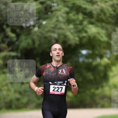 30.08.2026 - Elbe Triathlon Hamburg Antke Förster http://msf.ph/oto/10095145 30.08.2026 09:49:28 Laufen 227 meine-sportfotos.de