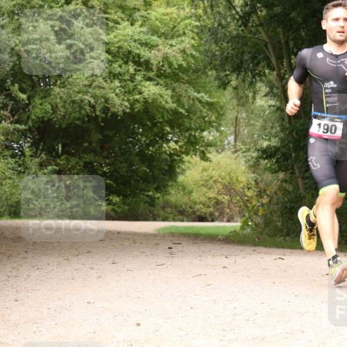 30.08.2026 - Elbe Triathlon Hamburg Antke Förster http://msf.ph/oto/10095158 30.08.2026 09:58:33 Laufen 190 meine-sportfotos.de