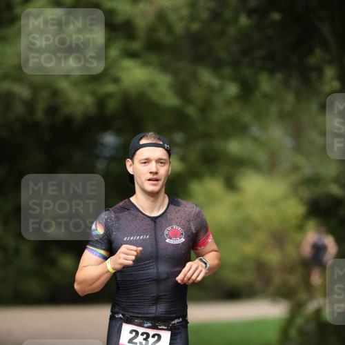 30.08.2026 - Elbe Triathlon Hamburg Antke Förster http://msf.ph/oto/10095187 30.08.2026 09:50:49 Laufen 232 meine-sportfotos.de