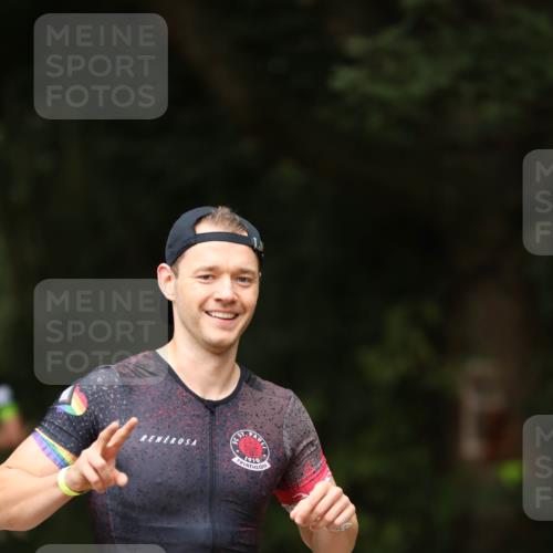 30.08.2026 - Elbe Triathlon Hamburg Antke Förster http://msf.ph/oto/10095191 30.08.2026 09:50:50 Laufen 1910, 32 meine-sportfotos.de