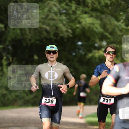 30.08.2026 - Elbe Triathlon Hamburg Antke Förster http://msf.ph/oto/10095209 30.08.2026 09:52:19 Laufen 220, 231 meine-sportfotos.de