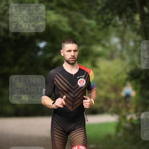 30.08.2026 - Elbe Triathlon Hamburg Antke Förster http://msf.ph/oto/10095229 30.08.2026 09:52:42 Laufen 1910 meine-sportfotos.de