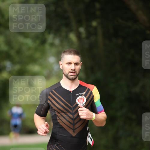 30.08.2026 - Elbe Triathlon Hamburg Antke Förster http://msf.ph/oto/10095231 30.08.2026 09:52:42 Laufen 0161 meine-sportfotos.de