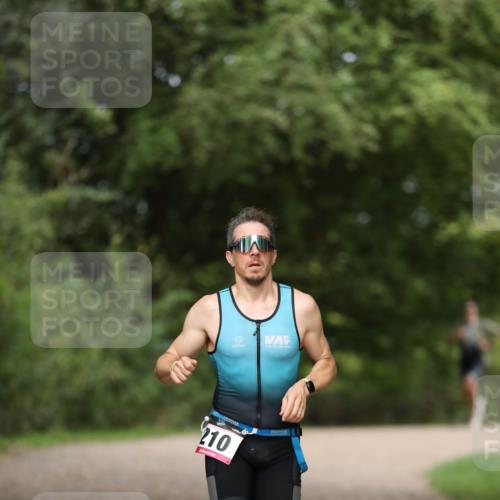 30.08.2026 - Elbe Triathlon Hamburg Antke Förster http://msf.ph/oto/10095241 30.08.2026 09:52:56 Laufen 210 meine-sportfotos.de