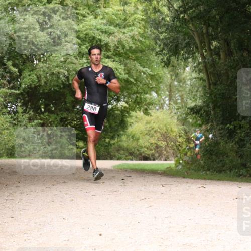 30.08.2026 - Elbe Triathlon Hamburg Antke Förster http://msf.ph/oto/10095262 30.08.2026 10:02:11 Laufen 280 meine-sportfotos.de