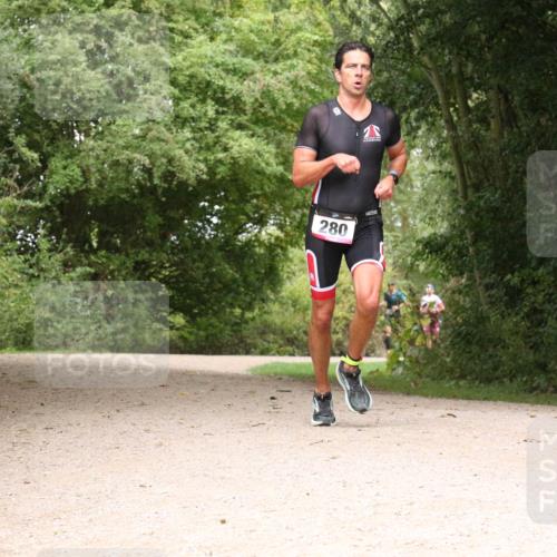 30.08.2026 - Elbe Triathlon Hamburg Antke Förster http://msf.ph/oto/10095264 30.08.2026 10:02:12 Laufen 280 meine-sportfotos.de