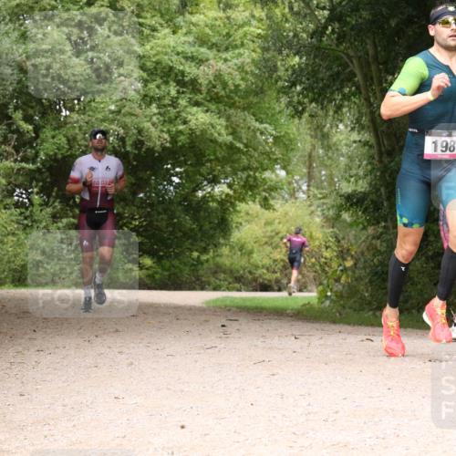 30.08.2026 - Elbe Triathlon Hamburg Antke Förster http://msf.ph/oto/10095278 30.08.2026 10:02:25 Laufen 56, 198 meine-sportfotos.de