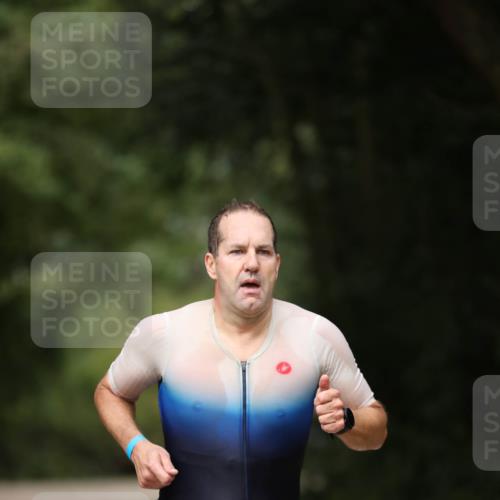 30.08.2026 - Elbe Triathlon Hamburg Antke Förster http://msf.ph/oto/10095279 30.08.2026 09:54:36 Laufen 268 meine-sportfotos.de