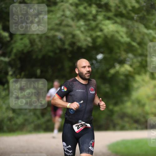30.08.2026 - Elbe Triathlon Hamburg Antke Förster http://msf.ph/oto/10095291 30.08.2026 09:54:50 Laufen 235 meine-sportfotos.de