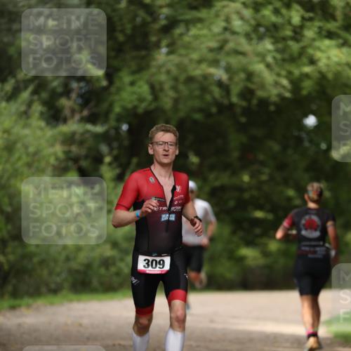30.08.2026 - Elbe Triathlon Hamburg Antke Förster http://msf.ph/oto/10095331 30.08.2026 09:55:49 Laufen 30, 309 meine-sportfotos.de