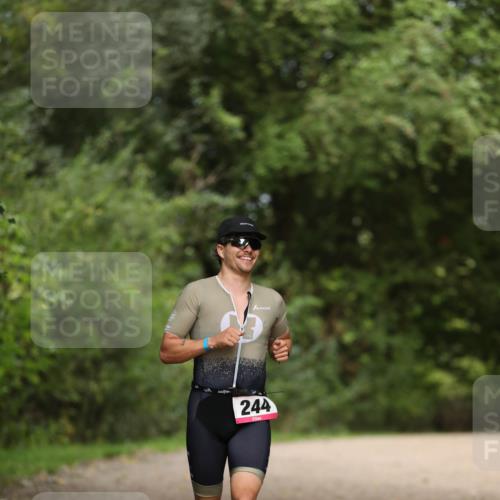 30.08.2026 - Elbe Triathlon Hamburg Antke Förster http://msf.ph/oto/10095361 30.08.2026 09:56:29 Laufen 244 meine-sportfotos.de