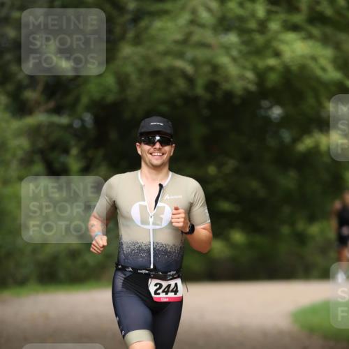 30.08.2026 - Elbe Triathlon Hamburg Antke Förster http://msf.ph/oto/10095365 30.08.2026 09:56:29 Laufen 244 meine-sportfotos.de