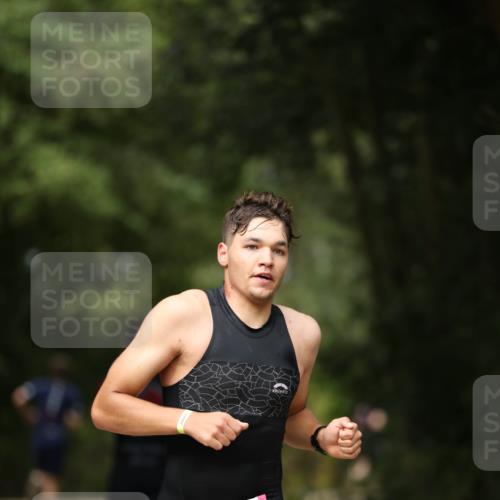30.08.2026 - Elbe Triathlon Hamburg Antke Förster http://msf.ph/oto/10095379 30.08.2026 09:56:40 Laufen 18 meine-sportfotos.de