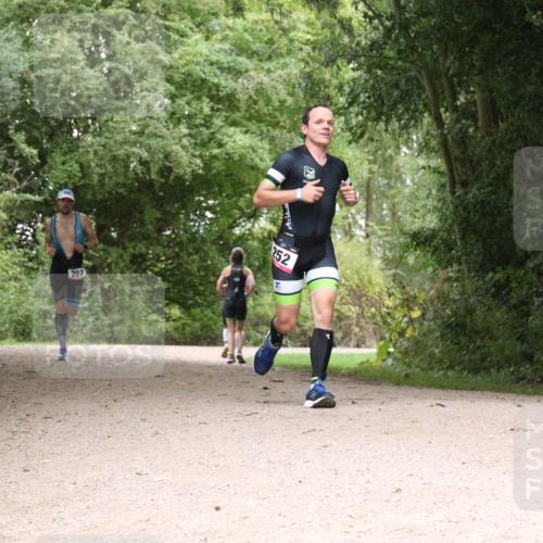 30.08.2026 - Elbe Triathlon Hamburg Antke Förster http://msf.ph/oto/10095382 30.08.2026 10:05:21 Laufen 207, 252 meine-sportfotos.de