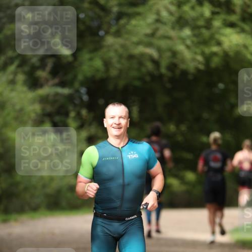 30.08.2026 - Elbe Triathlon Hamburg Antke Förster http://msf.ph/oto/10095385 30.08.2026 09:56:52 Laufen  meine-sportfotos.de