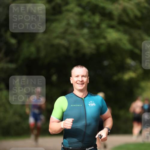 30.08.2026 - Elbe Triathlon Hamburg Antke Förster http://msf.ph/oto/10095387 30.08.2026 09:56:53 Laufen  meine-sportfotos.de