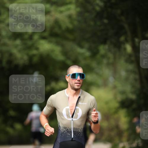 30.08.2026 - Elbe Triathlon Hamburg Antke Förster http://msf.ph/oto/10095471 30.08.2026 09:59:02 Laufen 218 meine-sportfotos.de