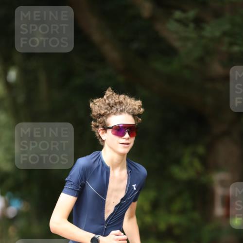 30.08.2026 - Elbe Triathlon Hamburg Antke Förster http://msf.ph/oto/10095483 30.08.2026 09:59:16 Laufen 214 meine-sportfotos.de