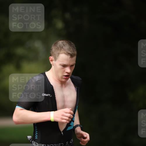 30.08.2026 - Elbe Triathlon Hamburg Antke Förster http://msf.ph/oto/10095493 30.08.2026 10:00:16 Laufen 213 meine-sportfotos.de