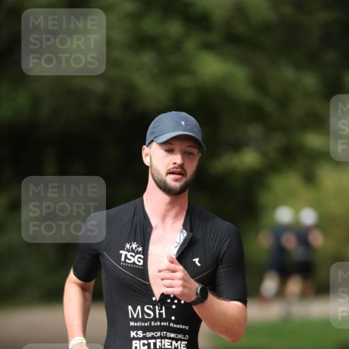 30.08.2026 - Elbe Triathlon Hamburg Antke Förster http://msf.ph/oto/10095503 30.08.2026 10:00:26 Laufen 961 meine-sportfotos.de
