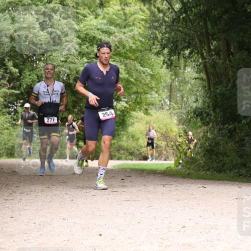 30.08.2026 - Elbe Triathlon Hamburg Antke Förster http://msf.ph/oto/10095520 30.08.2026 10:07:41 Laufen 271, 254 meine-sportfotos.de